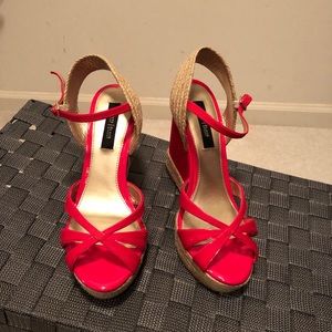 Perfect summer wedge!